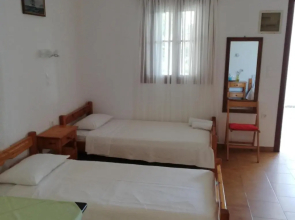 Pansion Katerina Skyros