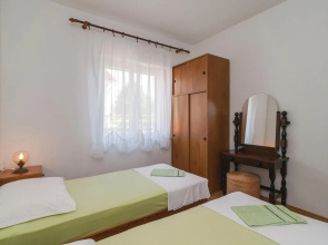 Beautiful Apartment in Supetar With 2 Bedrooms and Wifi