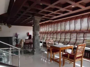 Sisir Palace Backwater Resort
