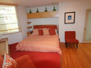 Celebrity Streamline Modern Three-bedroom House