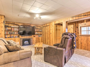 Dog-friendly SD Retreat ~ 4 Mi to Deadwood!
