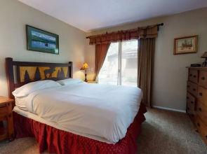 Chateau de Montagne 42 Spacious and Updated Family Townhome with Private Washer Dryer and Great Complex Amenities by RedAwning