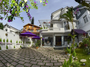 Dalat Hoa Nang Hotel