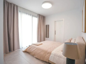 Elegant 2-bedroom Apt With Private Terrace