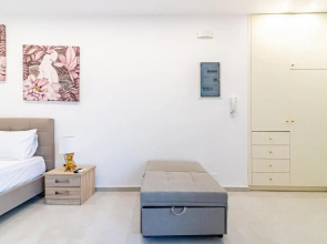 Elegant Suite 2 near the Beach