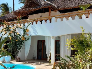 MOYO top floor apartment