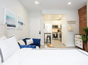 240-15 Luxury Studio Prime Location W D