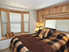 #40 The Cabins at Hyatt Lake-sleeps 6-pet Friendly