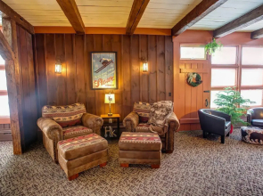 Hob Knob Inn, Bar & Lounge