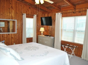 Acc 5 Bedroom Home by Redawning