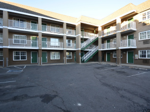 HomeTowne Studios by Red Roof Denver - Lakewood West