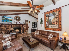 027 - Gold Mountain Getaway