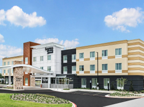 Fairfield Inn & Suites by Marriott Van Canton Area