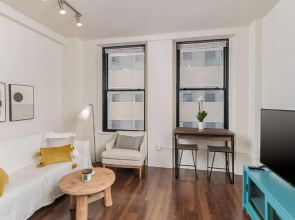 1BR Luxury Studio Historic Building, Parking, Rooftop Deck & Gym