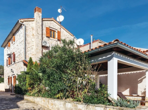 Beautiful Home in Banjole With Wifi and 3 Bedrooms