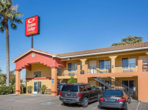 Econo Lodge Inn & Suites Lodi - Wine Country Area
