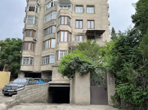 a Sweet Home With a Garden in the Heart of Tbilisi