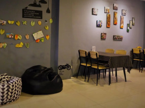 Qing lian Youth Hostel&Cafe