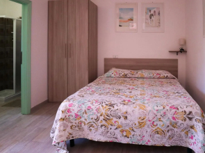 Villa Moira one-room apartments a few steps away from Innamorata beach-Casa Zullo B5