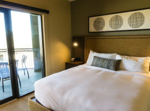 Deluxe condo in newly remodeled Grand Summit Hotel by RedAwning - Save 20% on 7+ Nights!