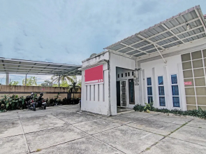 Hotel O Penginapan Puti SyariahNearBandara Sultan Syarif Kasim II