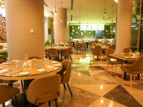 Al Khoory Sky Garden Hotel