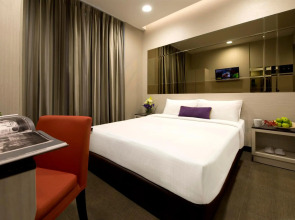 V Hotel Bencoolen