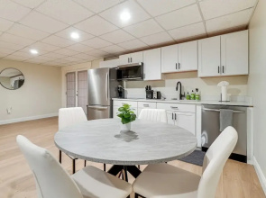 Quiet Franklin Apt: Close to Parks & Museums
