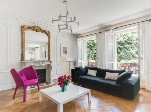 Beautiful Apartment In The 17Th District