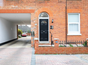 11 Helena House Business Apartment