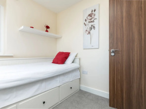 KVM - Quayside House