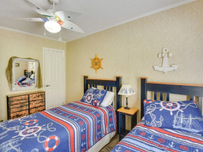 Lakefront Fair Play Vacation Rental, Pets Welcome!
