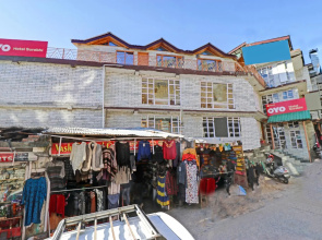 Capital O 84257 Hotel Himalayan Travels