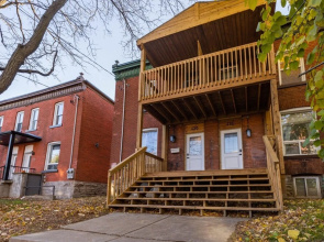 Cozy Warm - 2BR Apt With King Bed - Steps From Byward Market