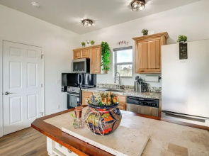 Prescott Home Close to Hiking & Medical Centers!