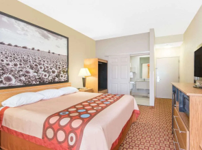 Super 8 Wichita South