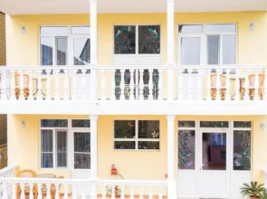 Lotos Zelyonaya Krysha Guest House