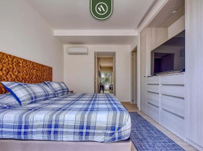 New 1 BR Condo - Oceanview Pool - 2 min to Beach