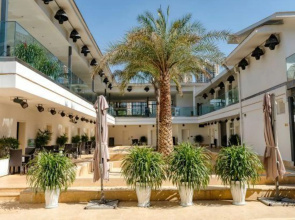 Huzhimeng Hot Spring Hotel