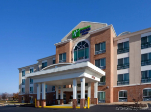 Holiday Inn Express Hotel & Suites Woodbridge by IHG