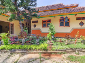 OYO 91042 Hawaina Hotel