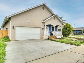 Stunning Clovis Home ~ 1 Mile to Old Town!