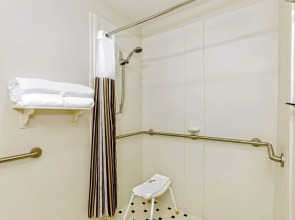 La Quinta Inn & Suites by Wyndham Orlando I Drive/Conv Ctr