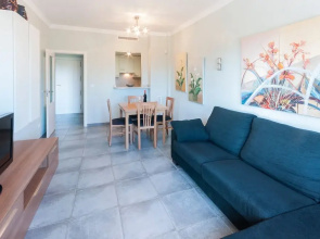 Camelot in Oliva With 1 Bedrooms and 1 Bathrooms