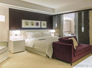 Le Meridien Dubai Hotel & Conference Centre