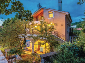 Amazing Home in Spincici With Wifi and 5 Bedrooms