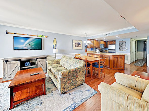 New Listing! Beachfront W/ Resort Amenities 3 Bedroom Condo