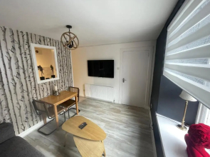 Alpine Apartments - 2