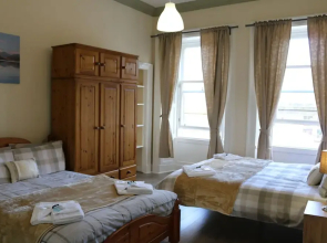 Edinburghs Castle Apartment