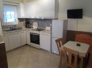 Sofia & Lakis House